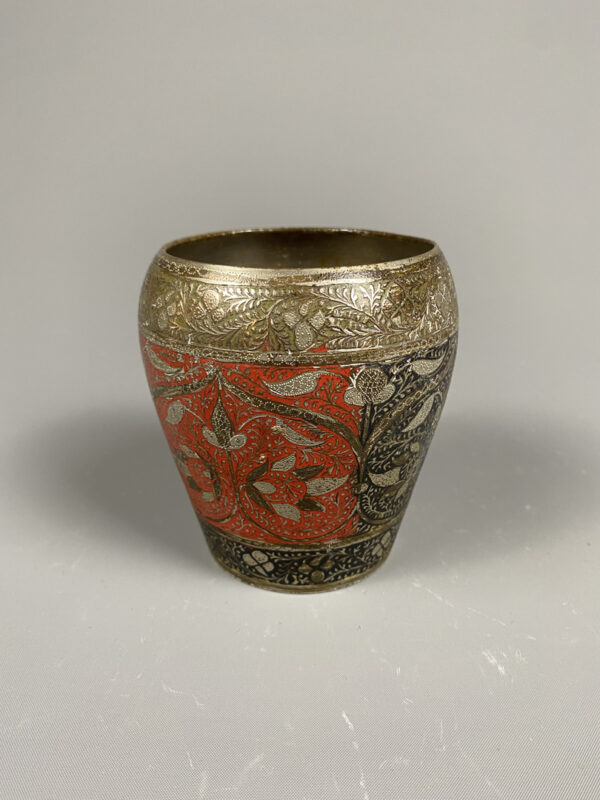 Vase damasquiné Moyen orient