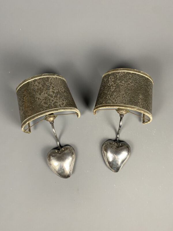 Appliques années 70 en métal argenté