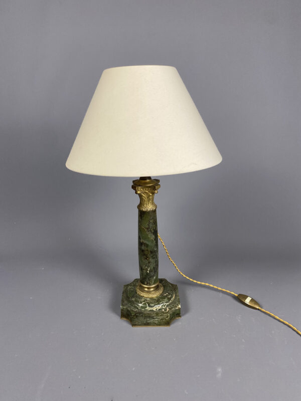 Lampe à poser à pied colonne en marbre
