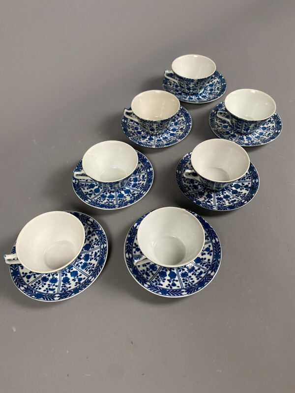Partie de service à café en porcelaine du Japon