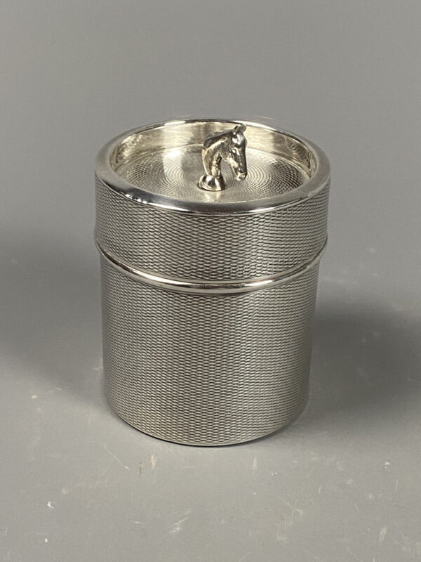 Boite à cigarette en métal argenté