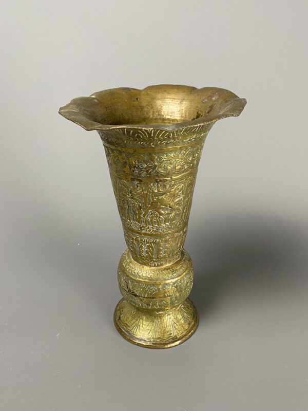 Vase cornet indo-persan