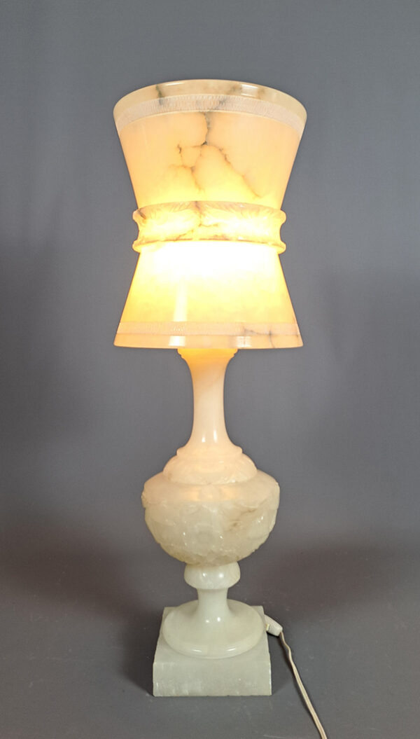 Grande lampe en albâtre
